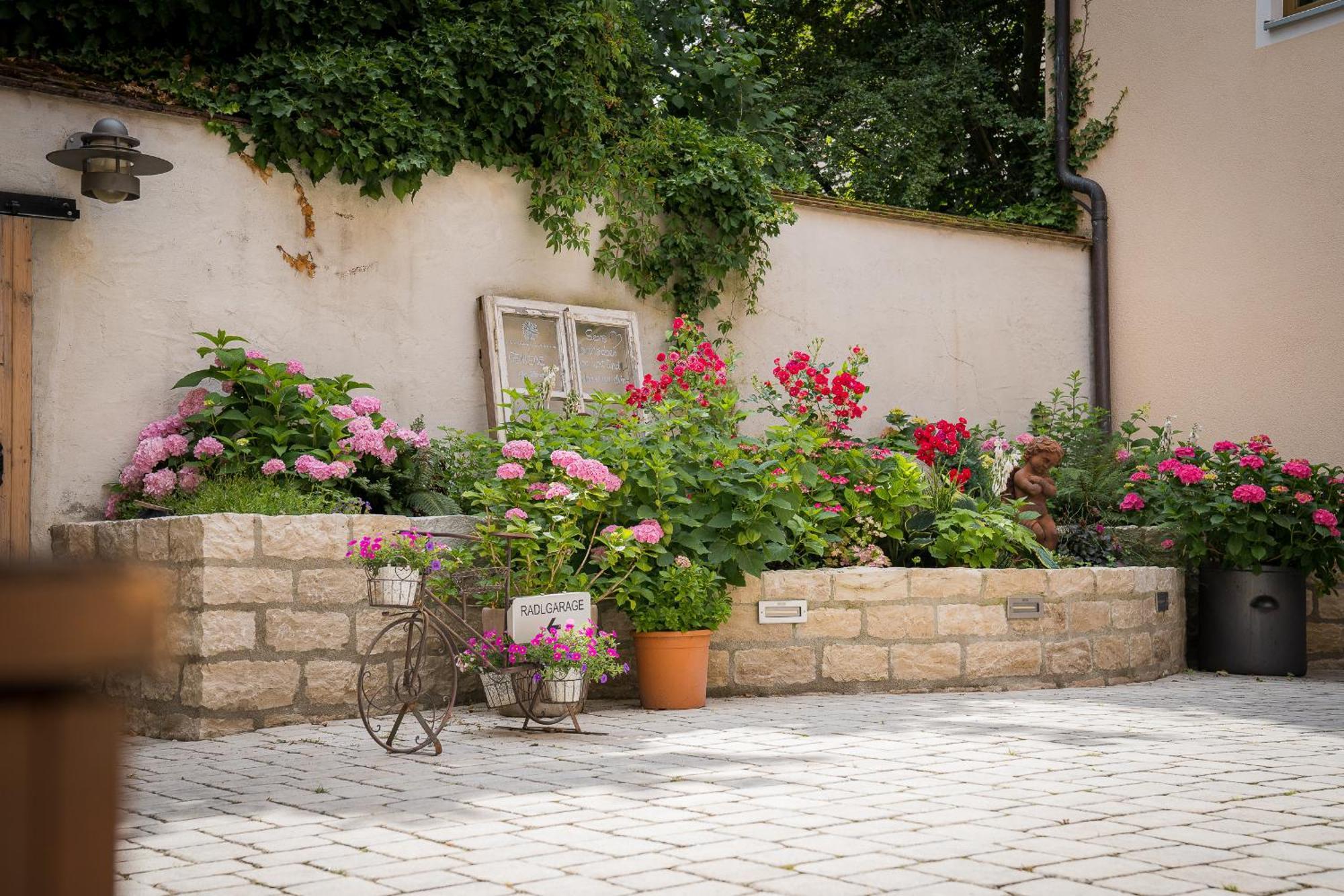 Zum Dallmayr Hotel Garni Berching Exterior photo