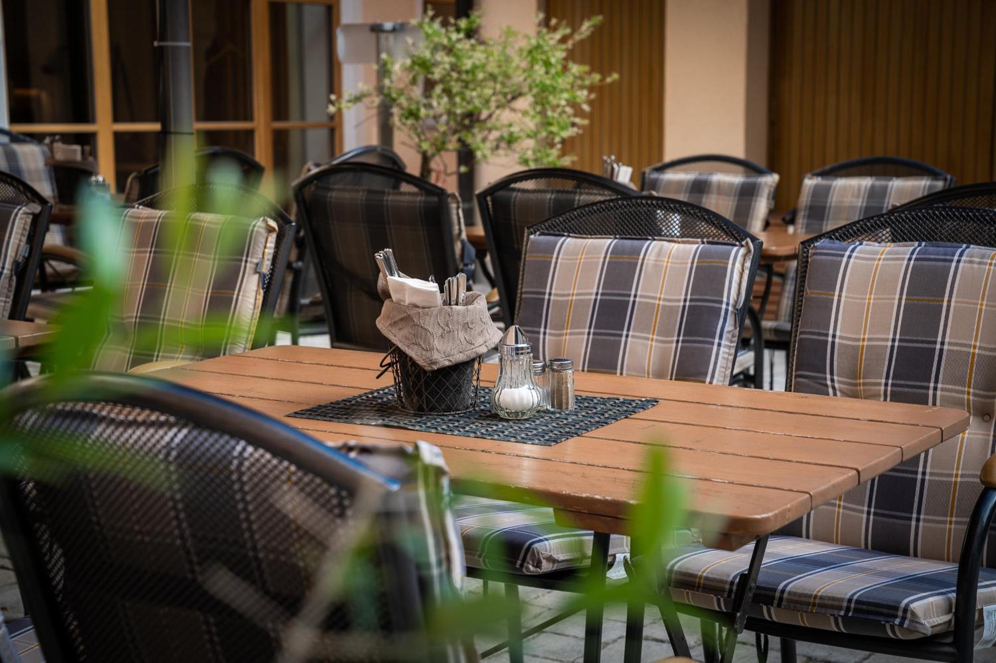 Zum Dallmayr Hotel Garni Berching Exterior photo