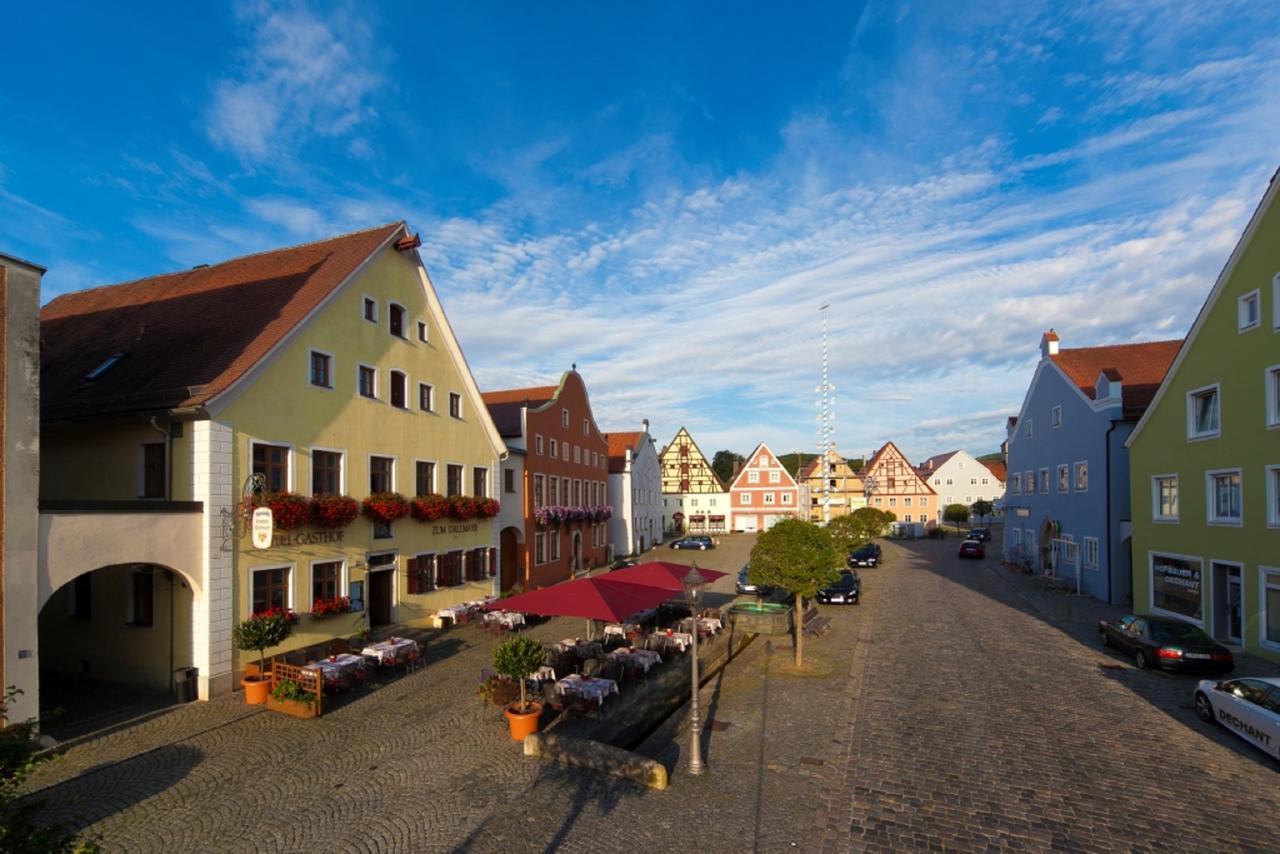 Zum Dallmayr Hotel Garni Berching Exterior photo